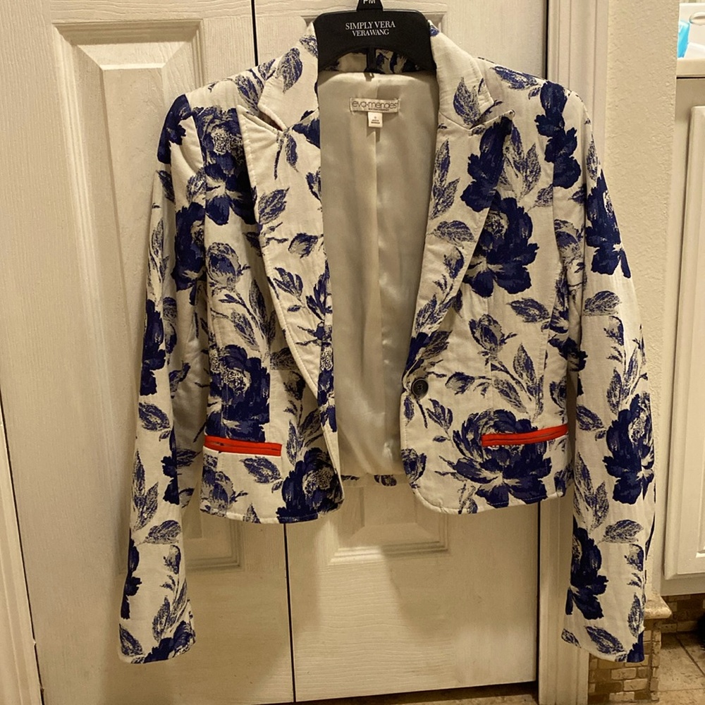 Cropped jacket with flower print and red detailing. Size 0